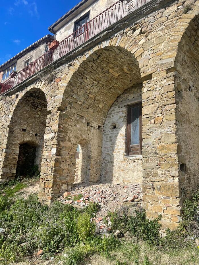 Gli archi storici della sede di INVERSO a Piano Vetrale